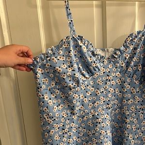 Blue and daisy summer dress!
